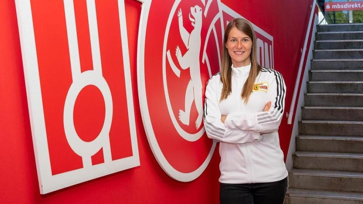 Marie-Louise Eta in panchina con l'Union Berlin in Bundesliga