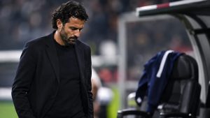 La Fiorentina esonera Grosso dopo tre giornate: trentotto operazioni di mercato, e la colpa è dell’allenatore