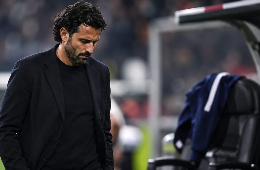 La Fiorentina esonera Grosso dopo tre giornate: trentotto operazioni di mercato, e la colpa è dell’allenatore