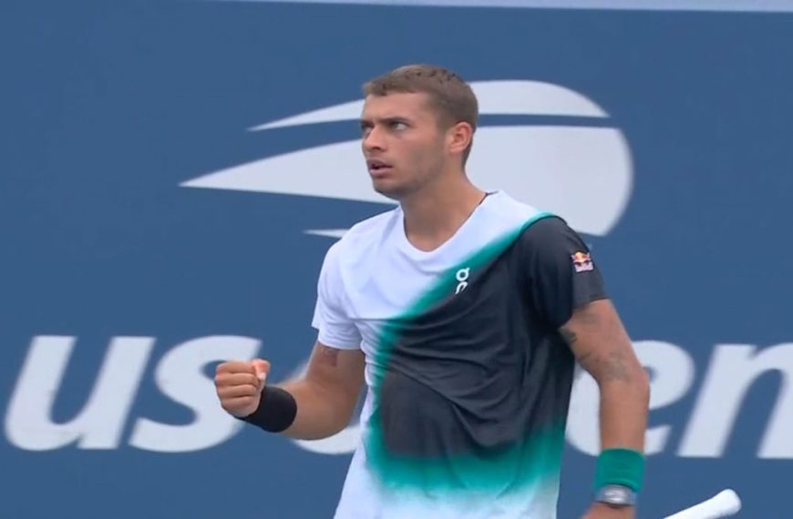 Flavio Cobolli in campo durante gli US Open 2026